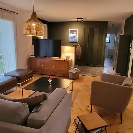 Prázdninový dům Maison Familiale Avec Piscine *